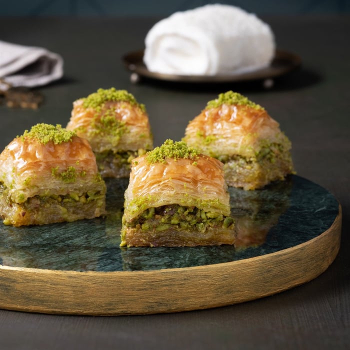 Dry Baklava with Pistachio 2.5 Kg. Tray