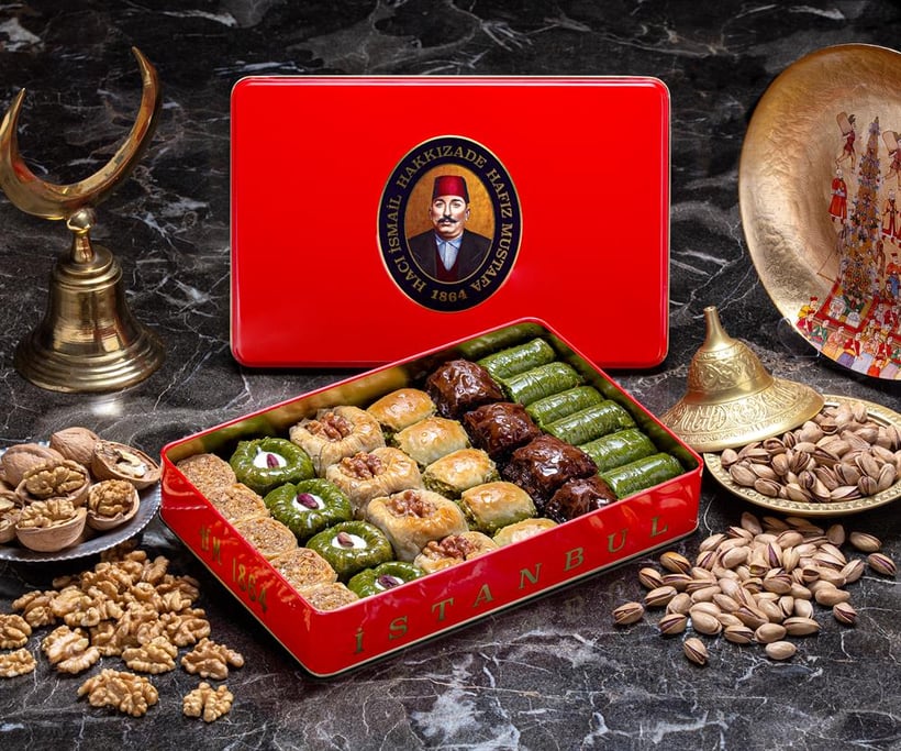 Gourmet Premium Pistachio and Walnut Mixed Baklava - Medium Box