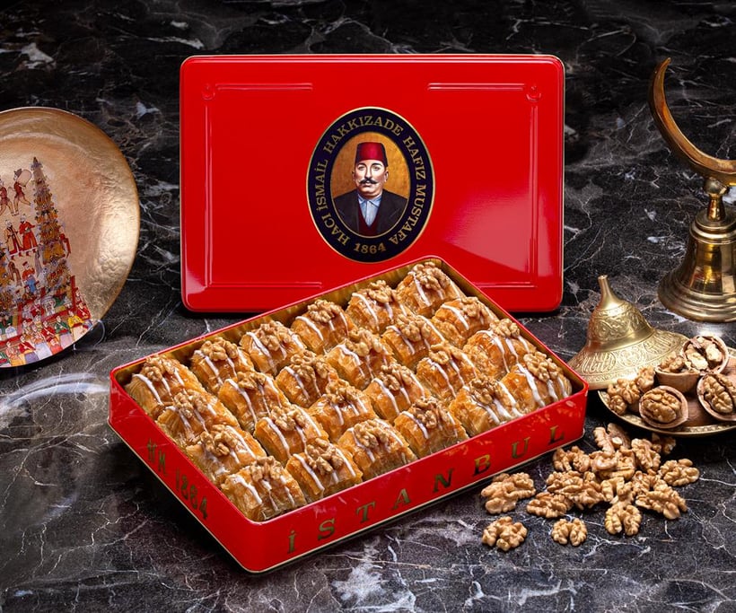 Gourmet Square Baklava with Walnuts -XLarge Box