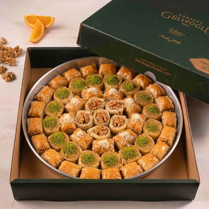 Winter Mix Baklava 1.5 Kg. Tray