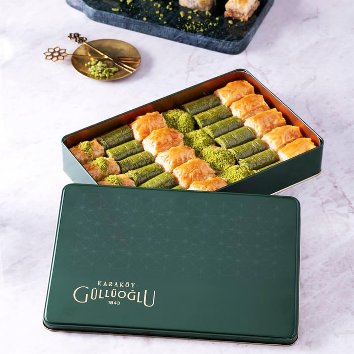 Mixed Baklava in Metal Box 900 G.